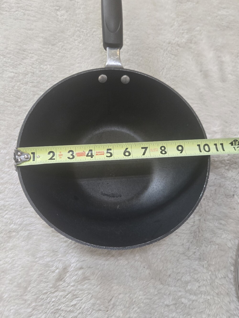 Cephalon Kitchen Essentials 10" Nonstick Small Wok Stir-Fry Pan with Lid - Picture 4 of 8